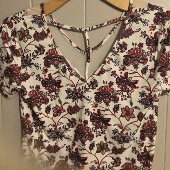 👚(bundle 4 items w/👚for $16) Pullover shirt by Daytrip - Picture 6 of 8